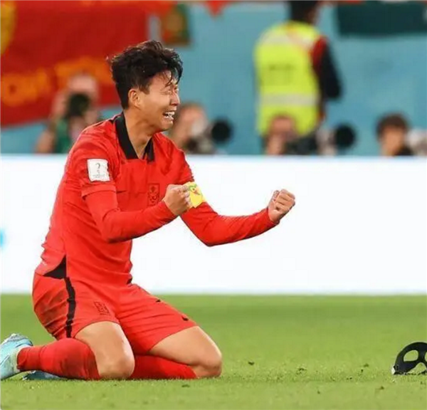 世界杯16强对阵韩国挺进 葡萄牙主帅称韩球员侮辱了C罗：韩加尔各答网友发帖还击